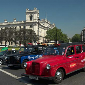 Londyn, Westminister, skrzyżowanie ulic Westminister St. z Millbank
